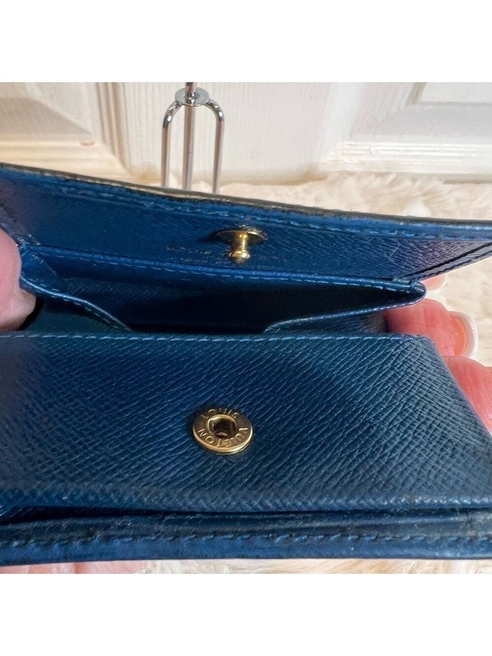 LOUIS VUITTON EPI LEATHER BLUE SNAP COIN POUCH - Picture 4 of 13